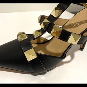 Nicole Miller black heels